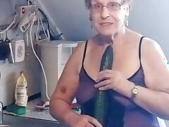 Hot soma fucks cunt with cucumber - Granny porn video
