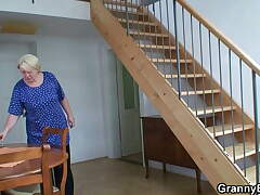 Golden 70 Majority Old Granny Rides - Granny porn video