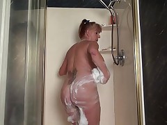 Mature woman in the shower (Rae